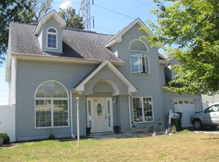 30 Rosewood Rd, Edison, NJ 08817