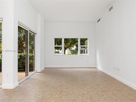4th image of 19900 E Country Club Dr APT 104