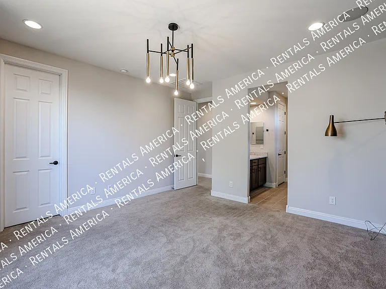 8817 W Luke Ave — Photo 33