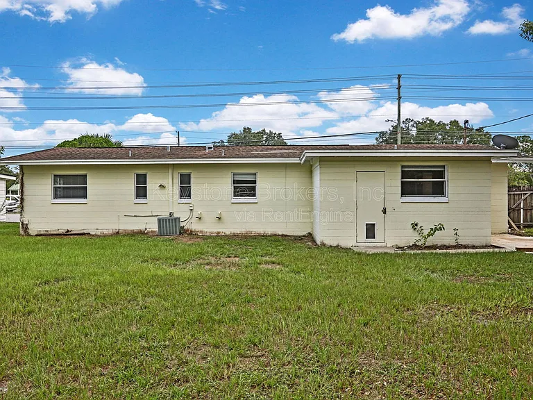 2711 Aloma Ave — Photo 9