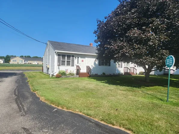 57 Meadow View Ln, Winslow, ME 04901