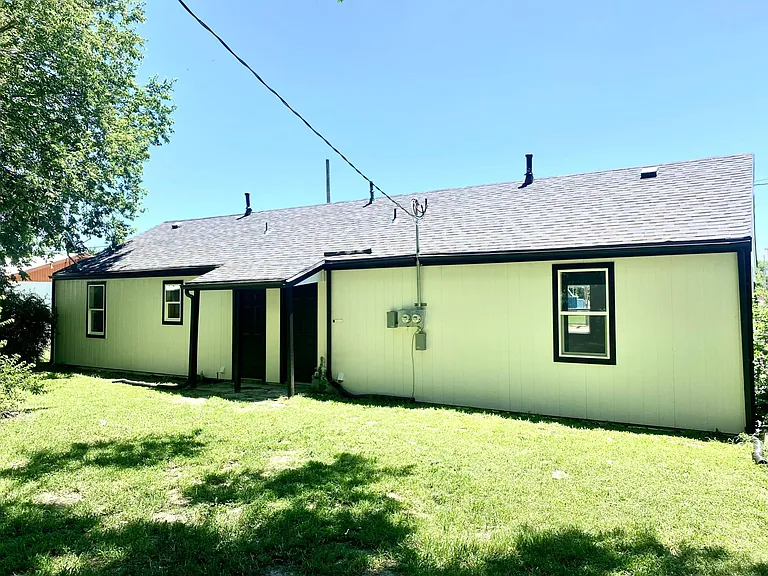 405 Riley Ave #B — Photo 10