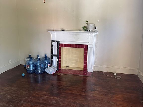 2nd image of 1217 Verbena St