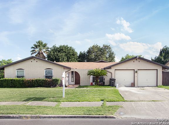 3rd image of 202 Meadow Bend Dr