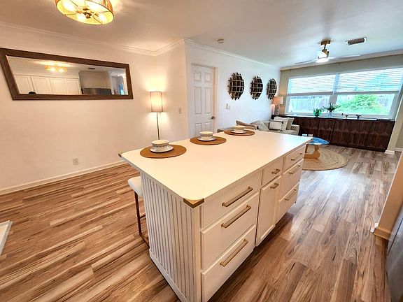 4th image of 3546 Betty Ann Court E