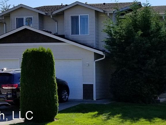 2nd image of 1310 3rd St SE APT 101