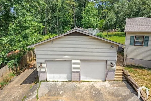 4 bed, 2000 sqft, $2,100 — Photo 4