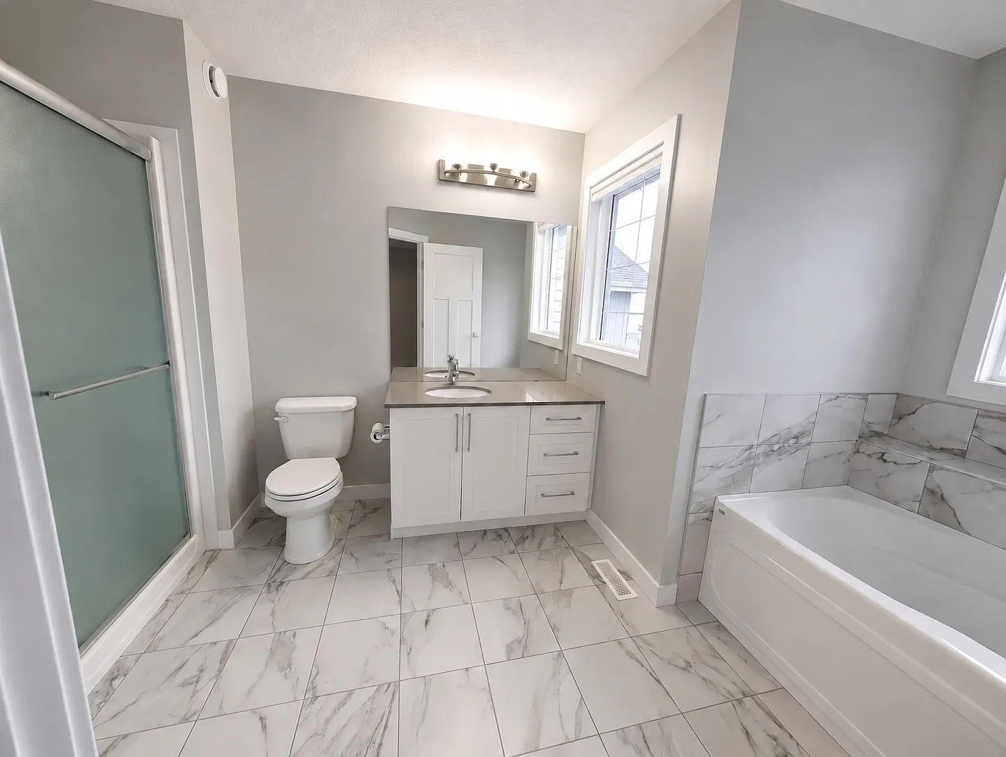 Webber Greens 3 Bedroom Like New Home For Rent — Photo 2