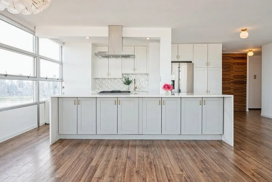 6050 Boulevard East #15C