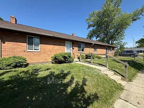 3199 Maize Rd Photo 1