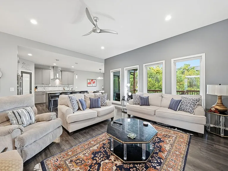 8920 Shadow Creek Ln — Photo 11