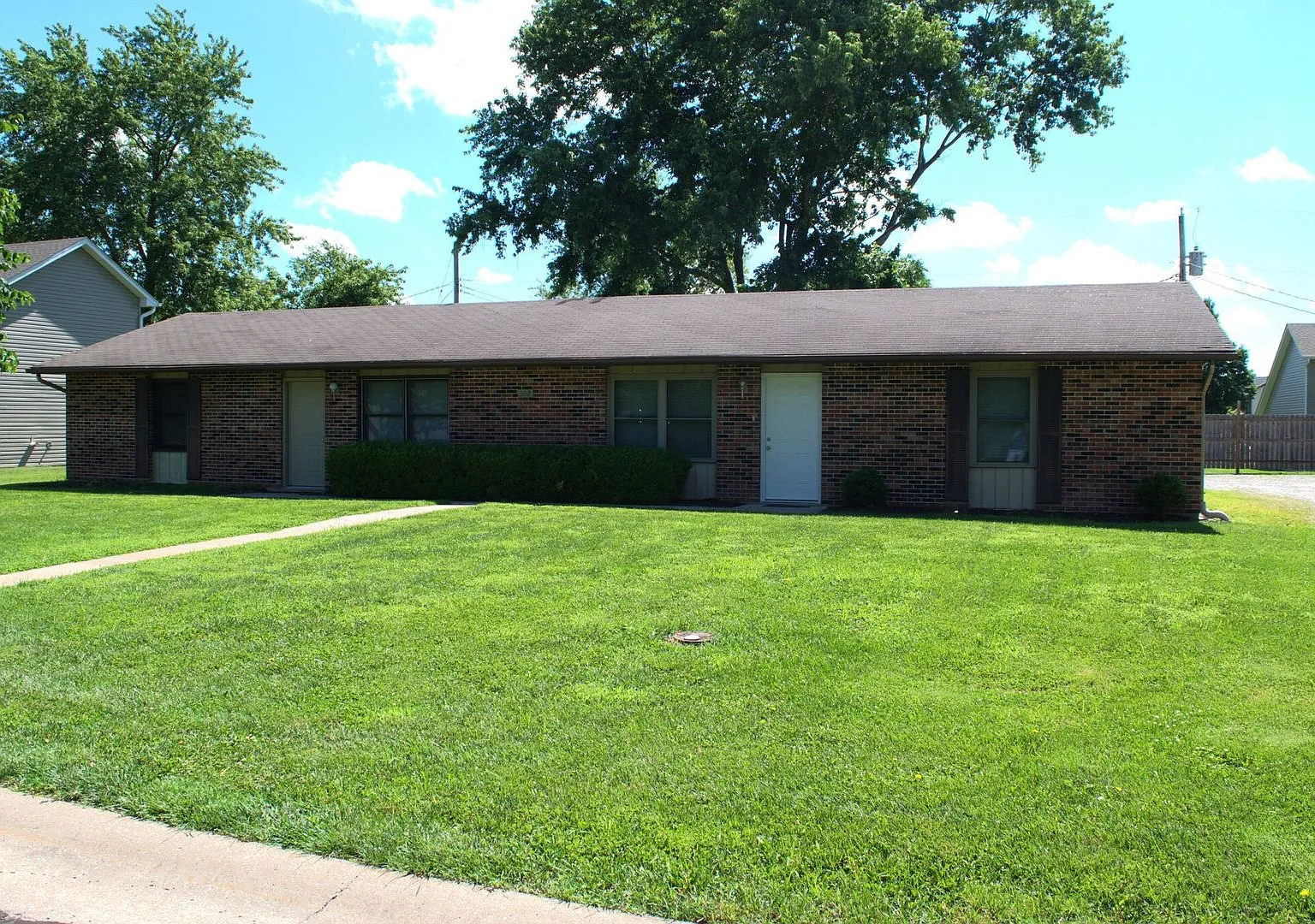 Nice 2 Bed 1 Bath Duplex In Southern Boone! — Photo 2