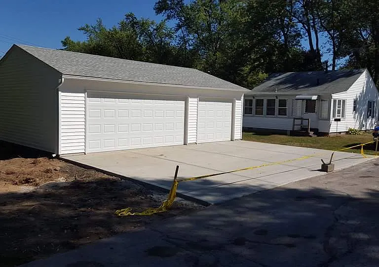 700 Iroquois Trl — Photo 15