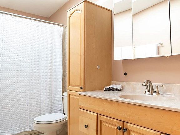 4th image of 4234 N Oriole Ave
