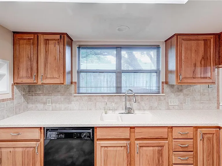 12118 Black Angus Dr — Photo 15