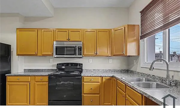 3418 E Baltimore St — Photo 9