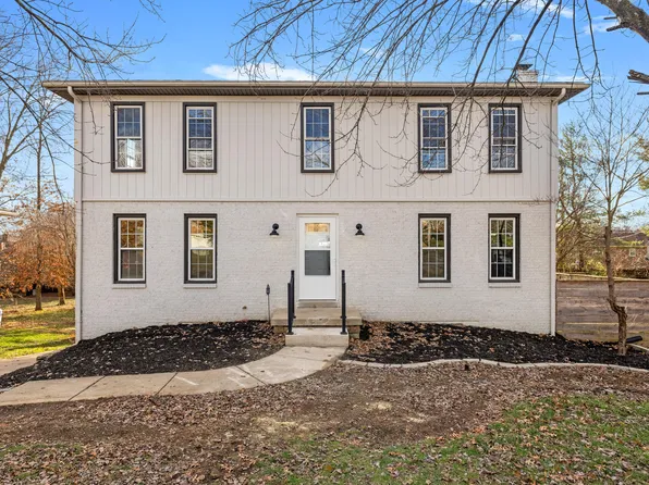 2053 Huckleberry Cir, Lexington, KY 40514