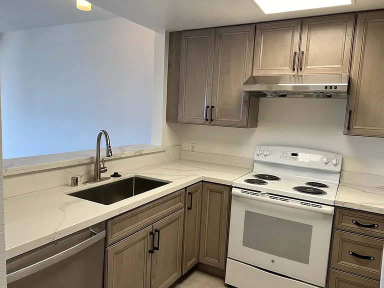 988 Franklin St #911 — Photo 10
