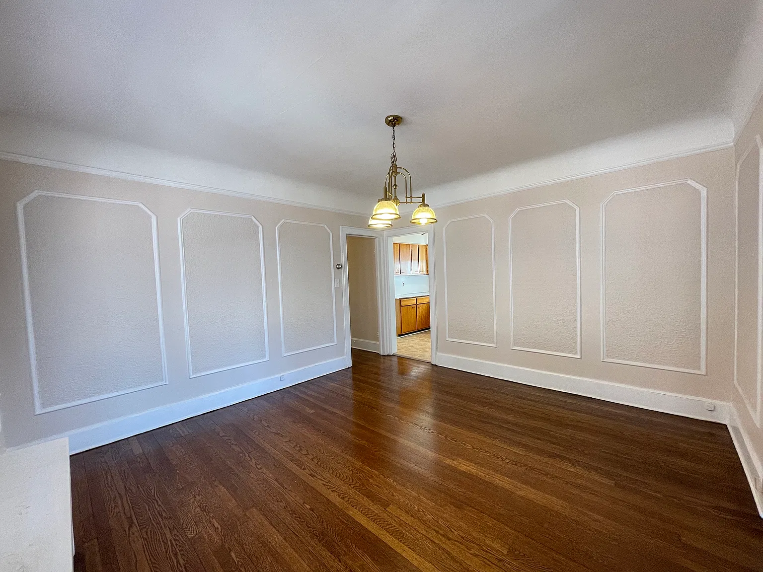 3 bed, 1100 sqft, $1,200 — Photo 3