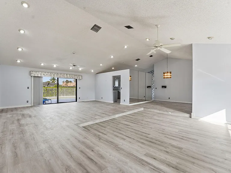9476 El Clair Ranch Rd — Photo 5
