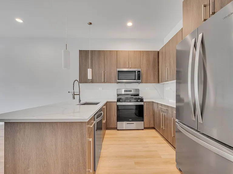 2928 W Medill Ave #508 — Photo 12