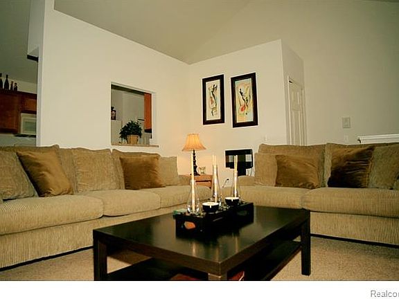 4th image of 44310 Apple Blossom Dr