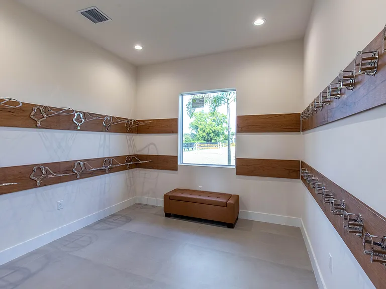 2889 Appaloosa Trl — Photo 35