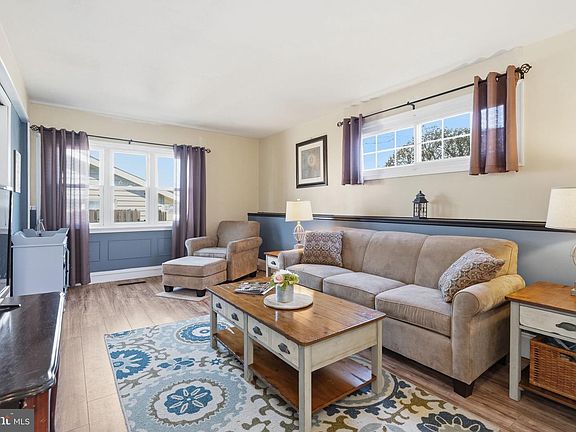 5th image of 18 Abbeyview Ave