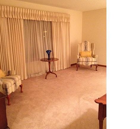 5th image of 14 W Royal Hill Dr