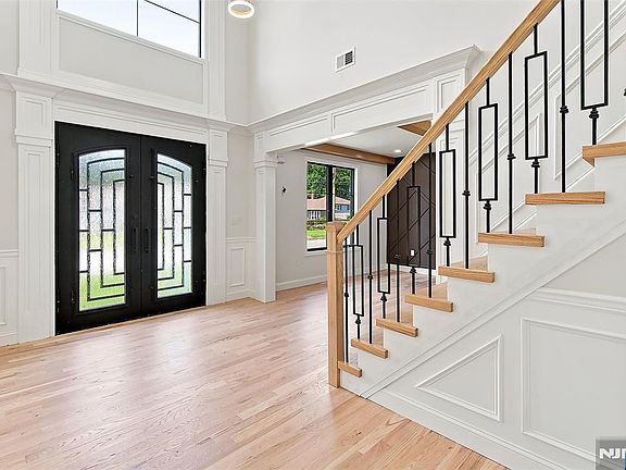 2nd image of 295 Georgian Drive