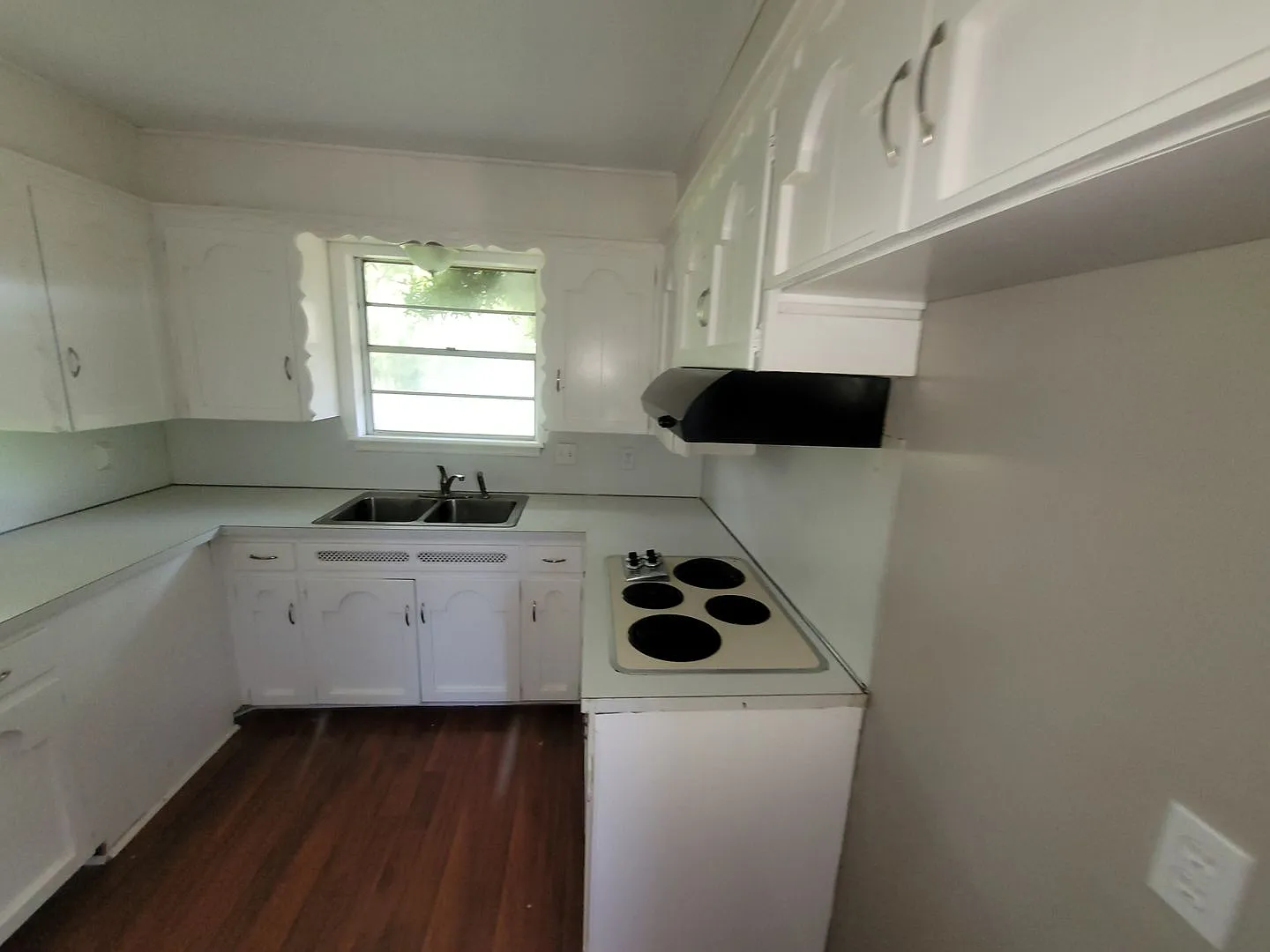 Charming 5 Bedroom House — Photo 3
