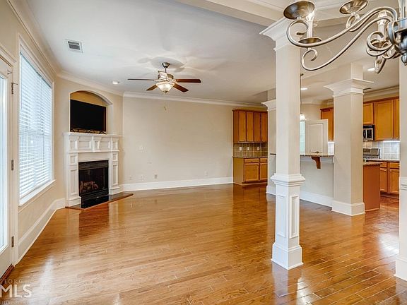 4th image of 3227 Claudia Pl