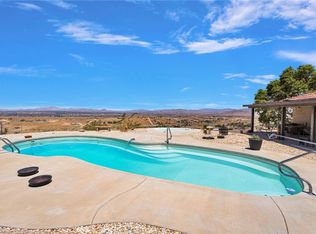 8988 Buena Vista Rd, Apple Valley, CA 92308