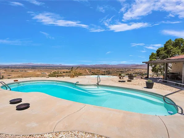 8988 Buena Vista Rd, Apple Valley, CA 92308