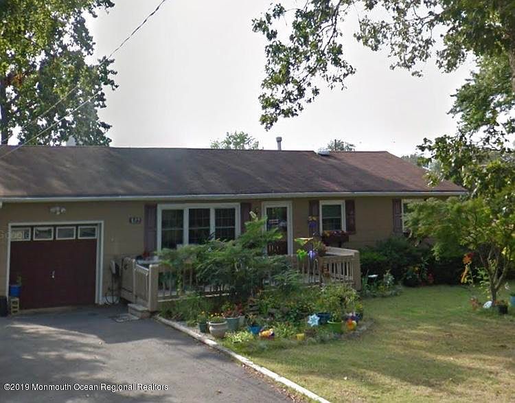 1st image of 120 Larch Dr
