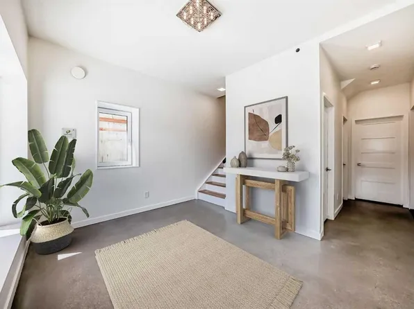 53 S Rockhaven Grn NW, Calgary, AB T3G 0C5