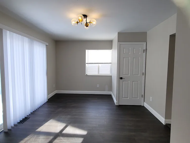 23092 Pilgrim Ave — Photo 18