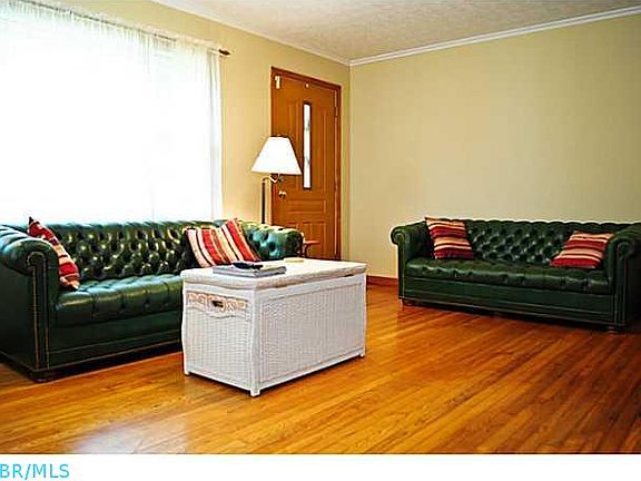 3rd image of 290 Westview Ave