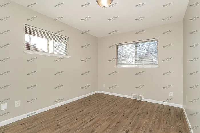7048 Clover Ln — Photo 8