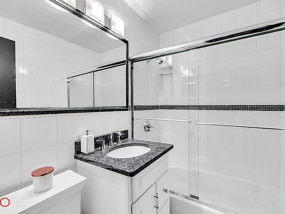 5th image of 215 E 80th St APT 4E