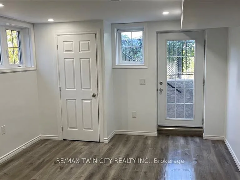 20 Davidson Ct #LOWER — Photo 1