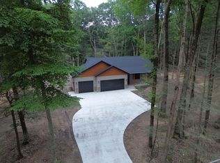 918 N Scenic Dr, Muskegon, MI 49445