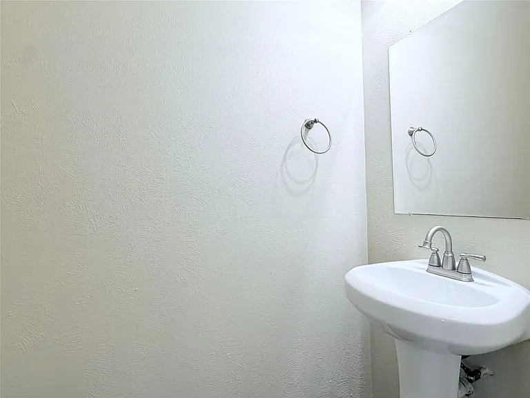 7403 Bering Landing Dr — Photo 10