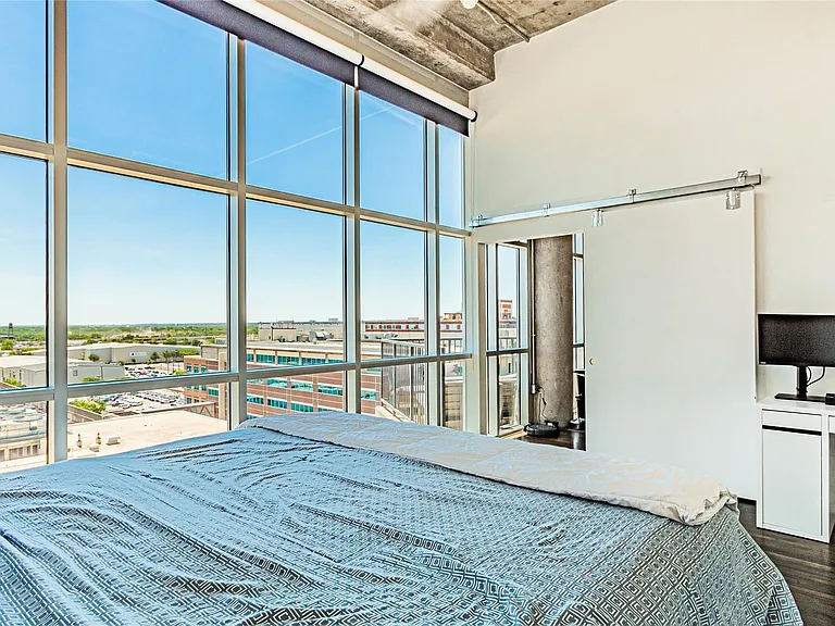 1001 Belleview St #1002 — Photo 10