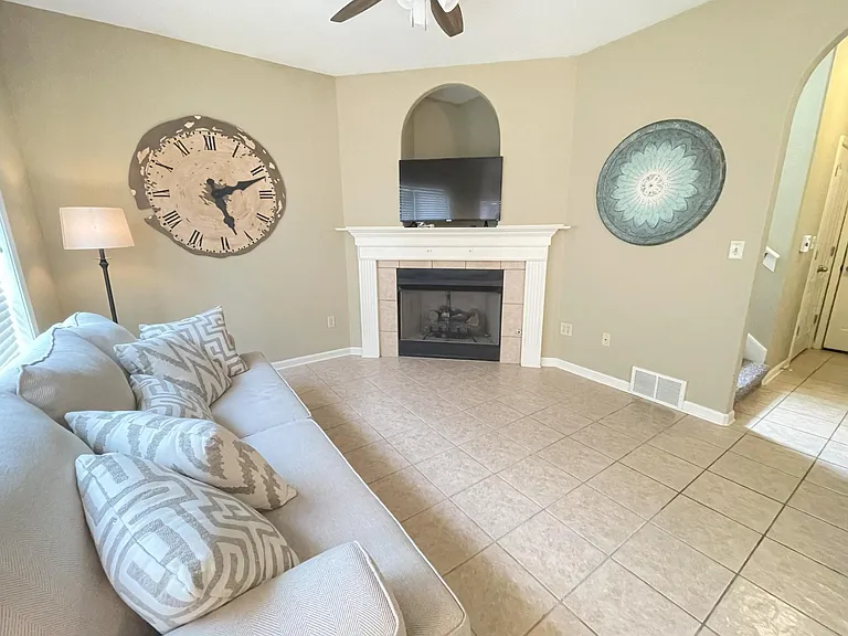 4835 Kings Forest Dr — Photo 19