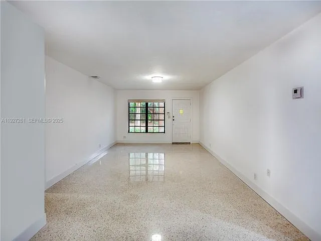 407 Minorca Ave — Photo 11