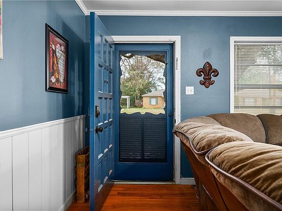 2nd image of 1912 Shannon Rd