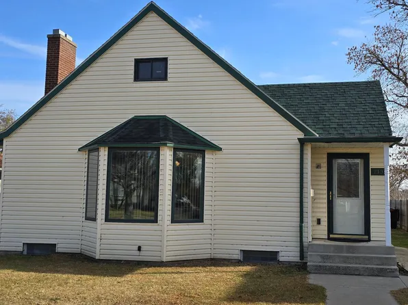 719 5th Ave SE, Jamestown, ND 58401