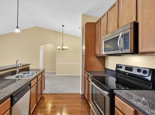 29 Kassebaum Ln APT 304, Saint Louis, MO 63129