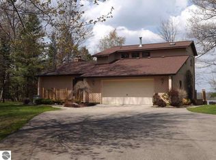 1501 Driftwood Ct, West Branch, MI 48661